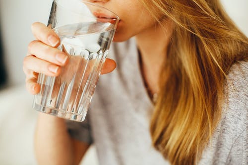 Hot Water side effects, Corona काल में गर्म पानी बार बार पीने से भी हो सकते है यह 5 नुकसान…