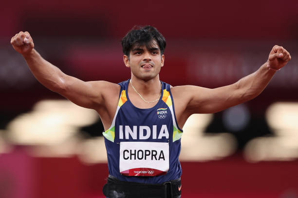 Neeraj Chopra ने स्वर्ण पदक जीतकर ओलंपिक में रचा इतिहास, उपलब्धि हासिल करने वाले दूसरे भारतीय