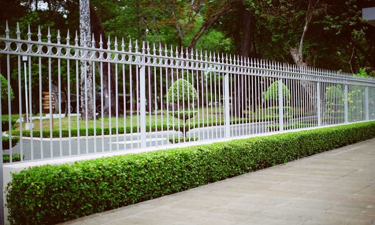 How can commercial fence installation benefit businesses?