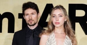 Девушка Павла Дурова высмеяла его в публичном выступлении