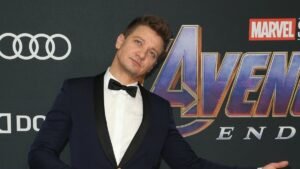 Джереми Реннер готов вернуться к трюкам после перелома 38 костей