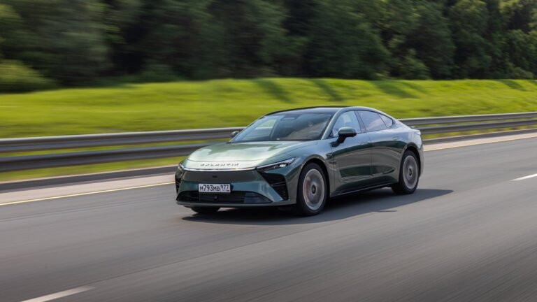 Exeed запускает продажи электрического седана Exlantix ES в России