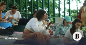 Путин поручил ограничить работу мессенджеров из недружественных стран