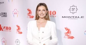 Саша Савельева scandalously оголила ягодицы на отдыхе в Израиле