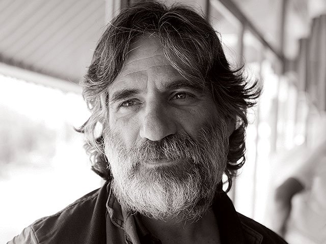 Умер известный актер Алон Абутбуль: трагический инцидент на пляже к югу от Хайфы