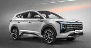 В России начались продажи флагманского кроссовера «Москвич 8»