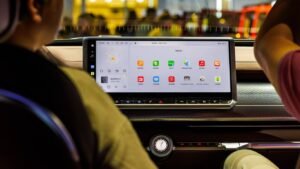 Водители массово отключают умные функции в новых авто: что их не устраивает