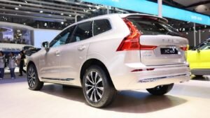 Volvo отзывает кроссоверы в России из-за дефекта АКБ и проблем с интерфейсом