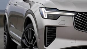 Volvo отзывает кроссоверы XC60 и XC90 из-за неисправности аккумулятора