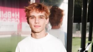 Звезда «Слова пацана» Рузиль Минекаев покинул бизнес по производству чипсов