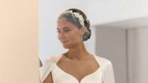 Агата Муцениеце представила свадебное платье от Дома моды Edem