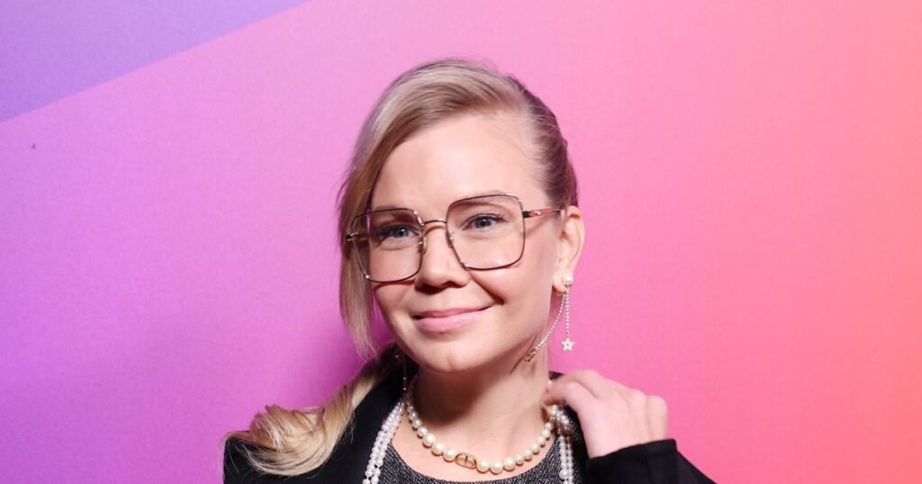 Алла Михеева в Москве: серый костюм и украшения Dior за 200 тысяч рублей