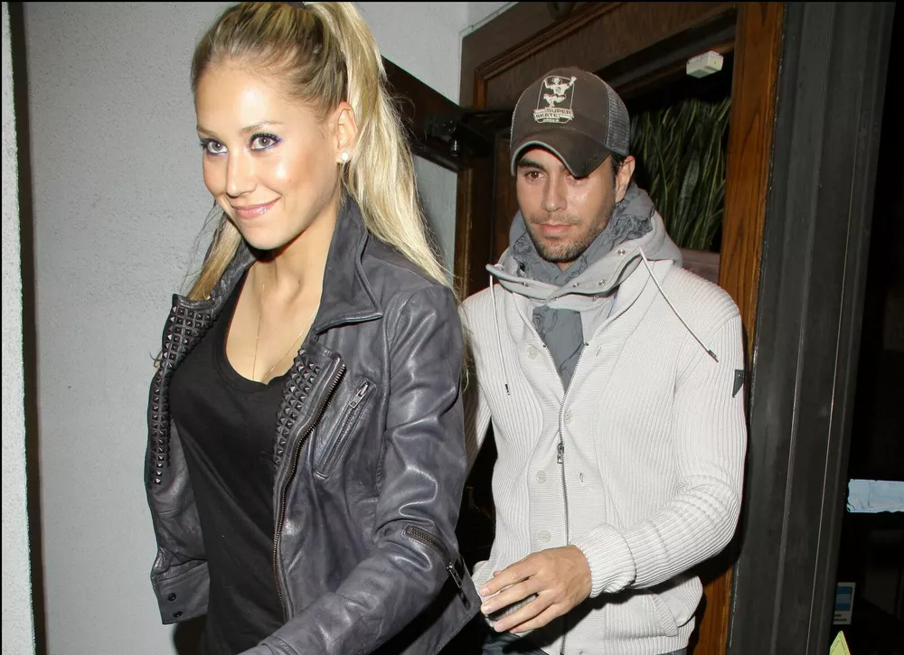 Анна Курникова ждет четвертого ребенка от Энрике Иглесиаса