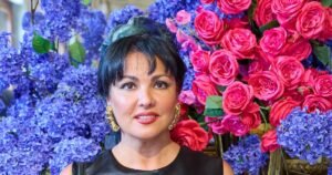 Анна Нетребко в купальнике: 53-летняя певица поразила поклонников