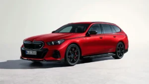 BMW M5 Touring: семейный суперкар за 22,3 млн рублей