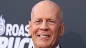 Брюс Уиллис изолирован семьей из-за проблем со здоровьем