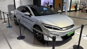 BYD Qin L EV: электрседан с адаптивной подвеской и автопилотом дешевле LADA Granta