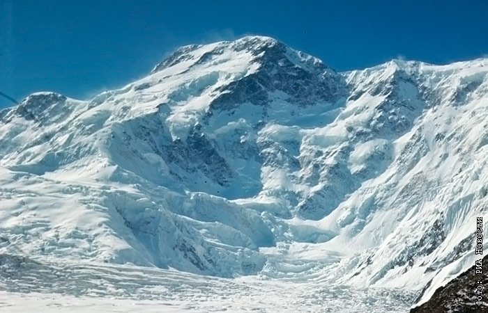 Дроны не нашли признаков жизни российской альпинистки на пике Победы в Киргизии