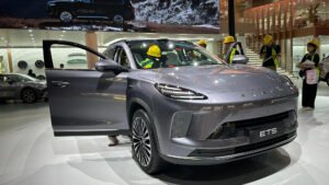 Exeed представил новый кроссовер Exlantix ET5 на автосалоне в Чэнду