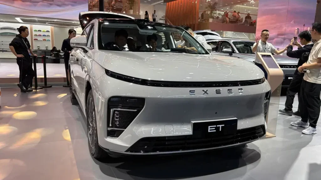 EXEED представил технологичные модели на автосалоне в Чэнду