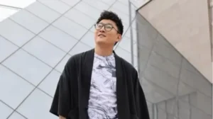 Казахстанский артист покоряет "Новую волну" своим божественным голосом