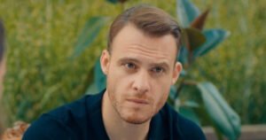 Керем Бюрсин: «Смогу ли я когда-нибудь снова ходить?»