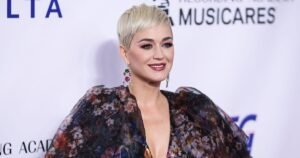 Кэти Перри опубликовала редкое фото своей дочери от Орландо Блума