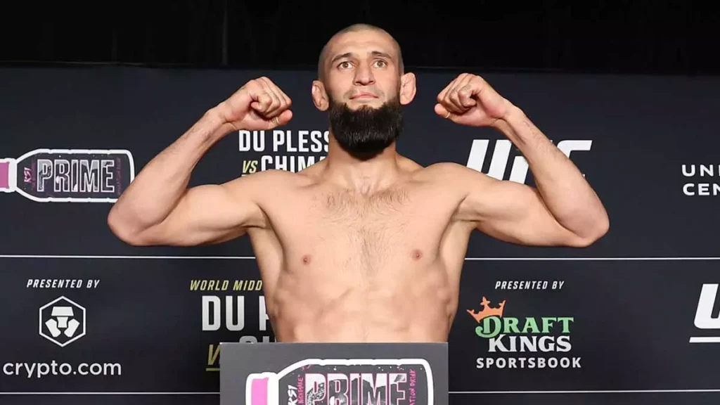 Хамзат Чимаев с большим запасом сделал вес к турниру UFC 319