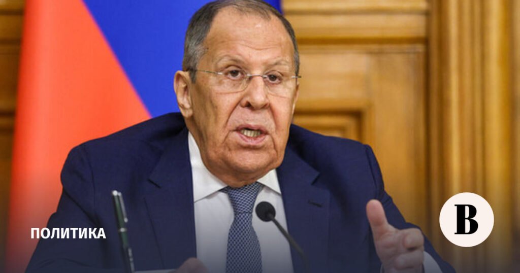 Лавров обсудил трехстороннюю встречу с главой МИД Иордании