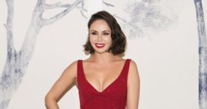 Ляйсан Утяшева поделилась яркими пляжными фотографиями с яхты