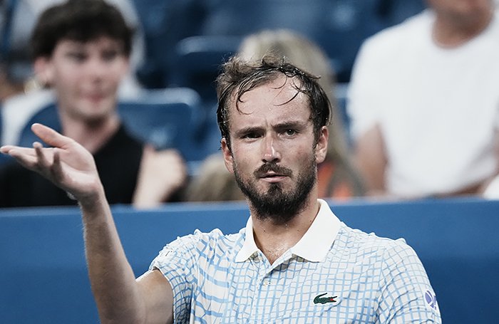 Медведев оштрафован на $42,5 тыс. за поведение на US Open