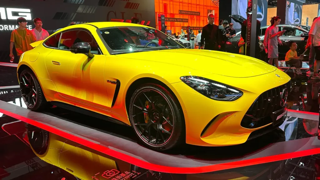 Mercedes-Benz представил новинки на автосалоне в Чэнду-2025