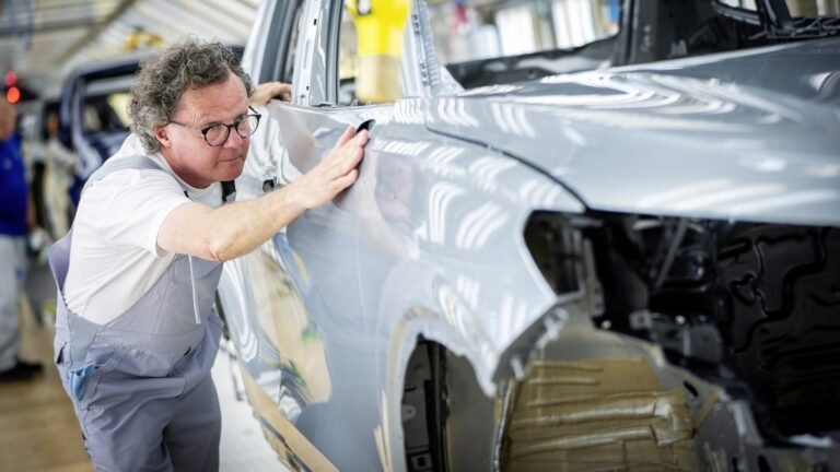 Немецкий автопром лидирует по сокращениям: 50 тысяч сотрудников уволены за год