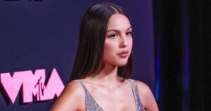 Оливия Родриго слухи о помолвке с британским актером