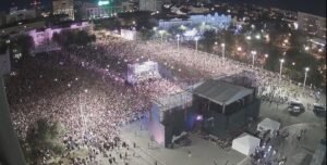 Оренбург празднует день города: концерт на площади Ленина