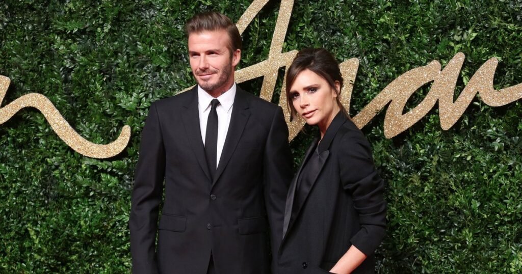 Папарацци запечатлели романтический момент Бекхэмов на вечеринке