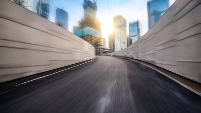 Перекрытия улиц в Москве 9 и 10 августа: где ограничат движение