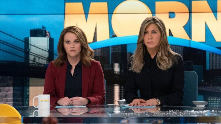 Популярные сериалы возвращаются: новые сезоны 'Утреннего шоу' и 'Эмили в Париже'