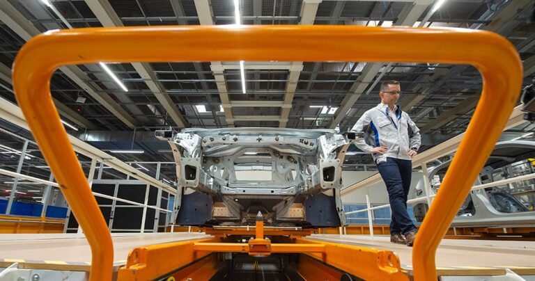 Потери автопроизводителей от пошлин США достигли $12 млрд