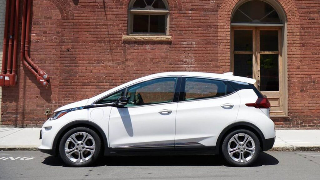 Проблемы с батареями Chevrolet Bolt: экономия или риск?