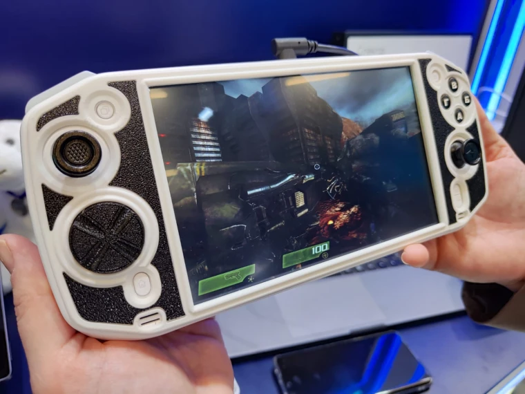 Разработчики отечественной консоли Fplus на грани банкротства