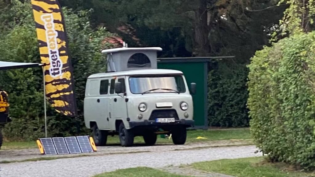 Редкая УАЗ 'Буханка' продается в Германии за 2,15 млн рублей