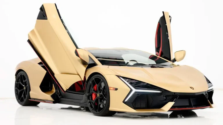 Редкий Lamborghini Revuelto в цвете пустыни продают за 64 млн рублей