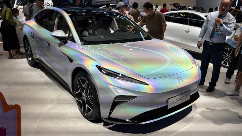 Roewe представил новинки: китайские гибриды пугают немецкие бренды