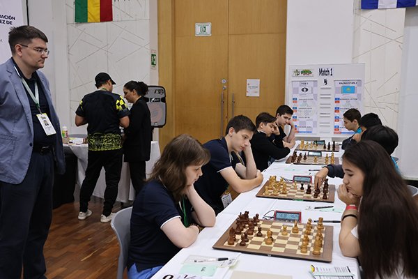 Россияне досрочно выиграли Олимпиаду до 16 лет по шахматам