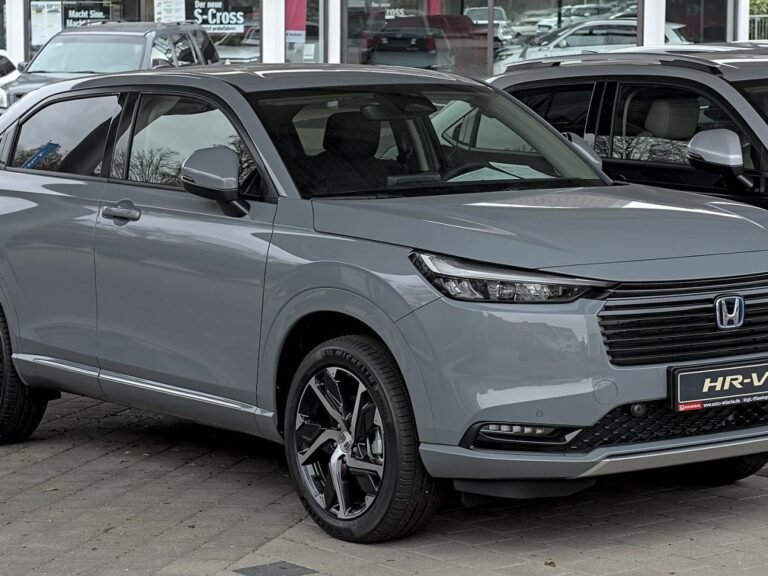 Россияне массово переходят на подержанные автомобили