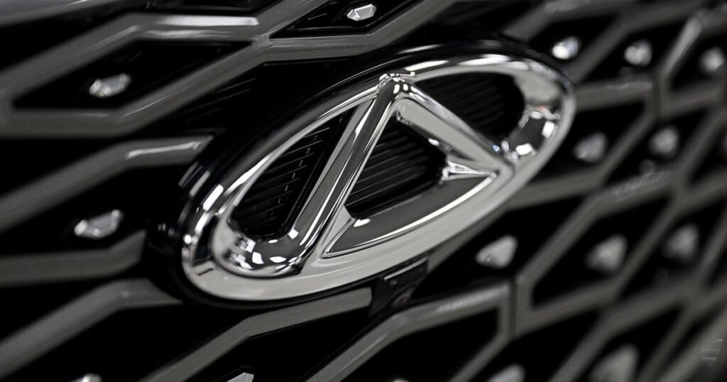 Россияне рассказали о планах обновления автомобилей в 2025 году