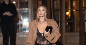 Роузи Хантингтон-Уайтли показала идеальную фигуру в крошечном бикини на отдыхе в Турции