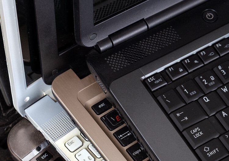 Рынок ноутбуков в России рухнул: продажи на минимуме из-за ключевой ставки и курса доллара