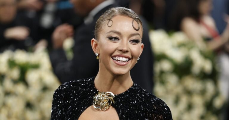 Сидни Суини ответила на критику продажи мыла с водой из ее ванны